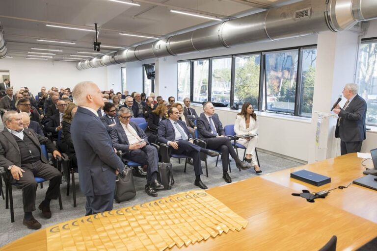 Graduation Ceremony 2025: la sala durante gli interventi; tra i partecipanti Alessandro Alfano